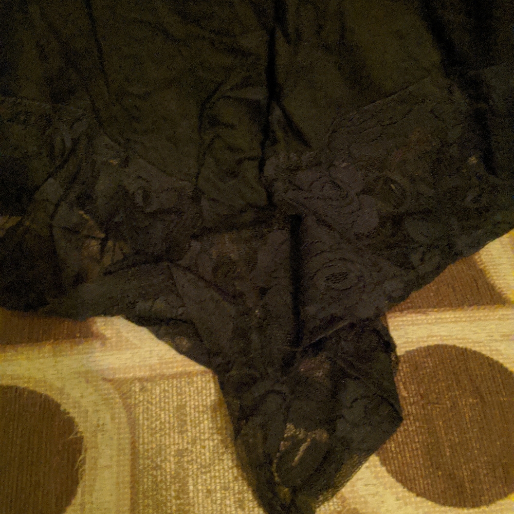 Tops - Picture 6 of 7